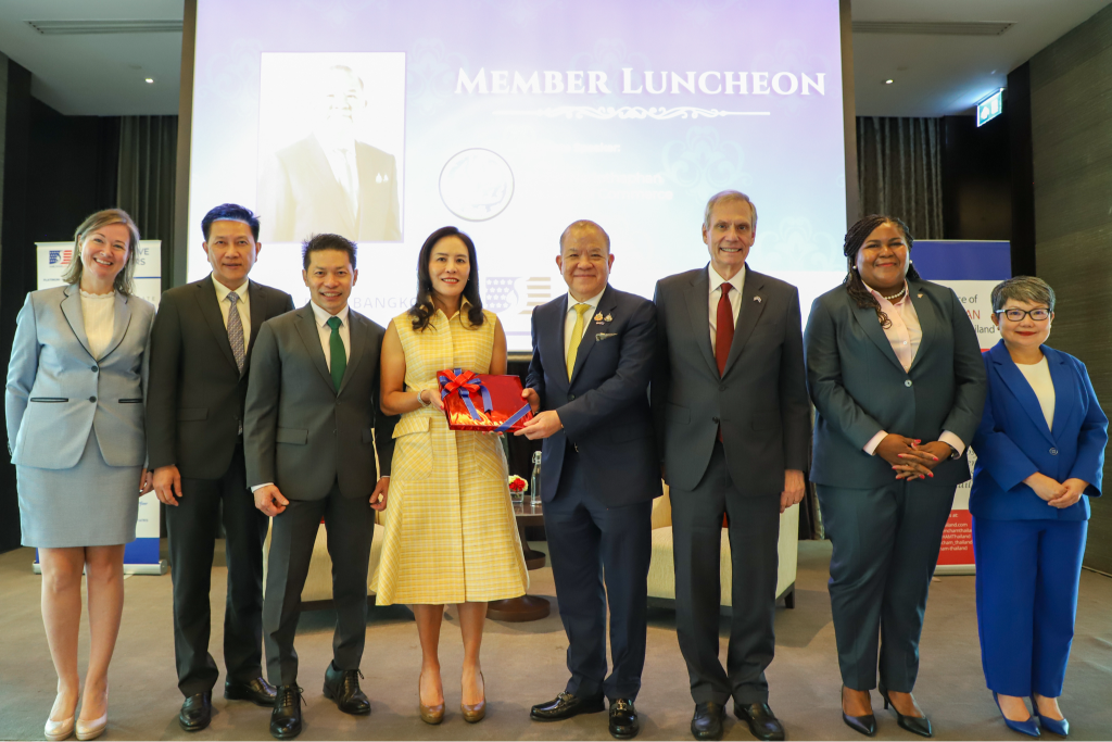 Member-Luncheon-with-the-Minister-of-Commerce-01