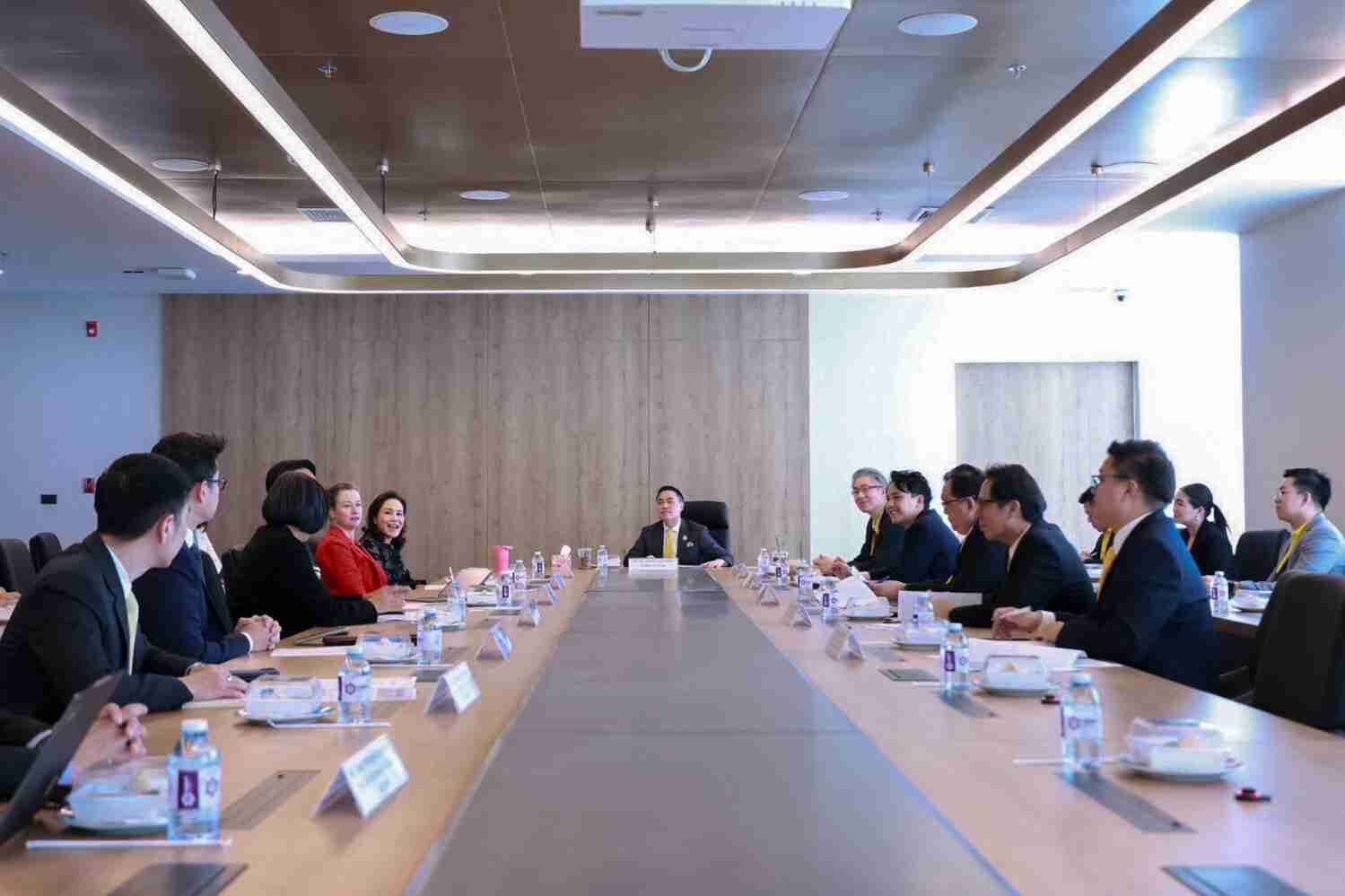 Roundtable Meeting with Mind-02