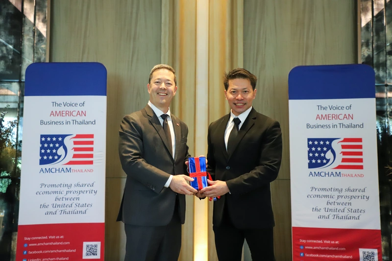 Member Luncheon with Ambassador Sean O'Neil-18